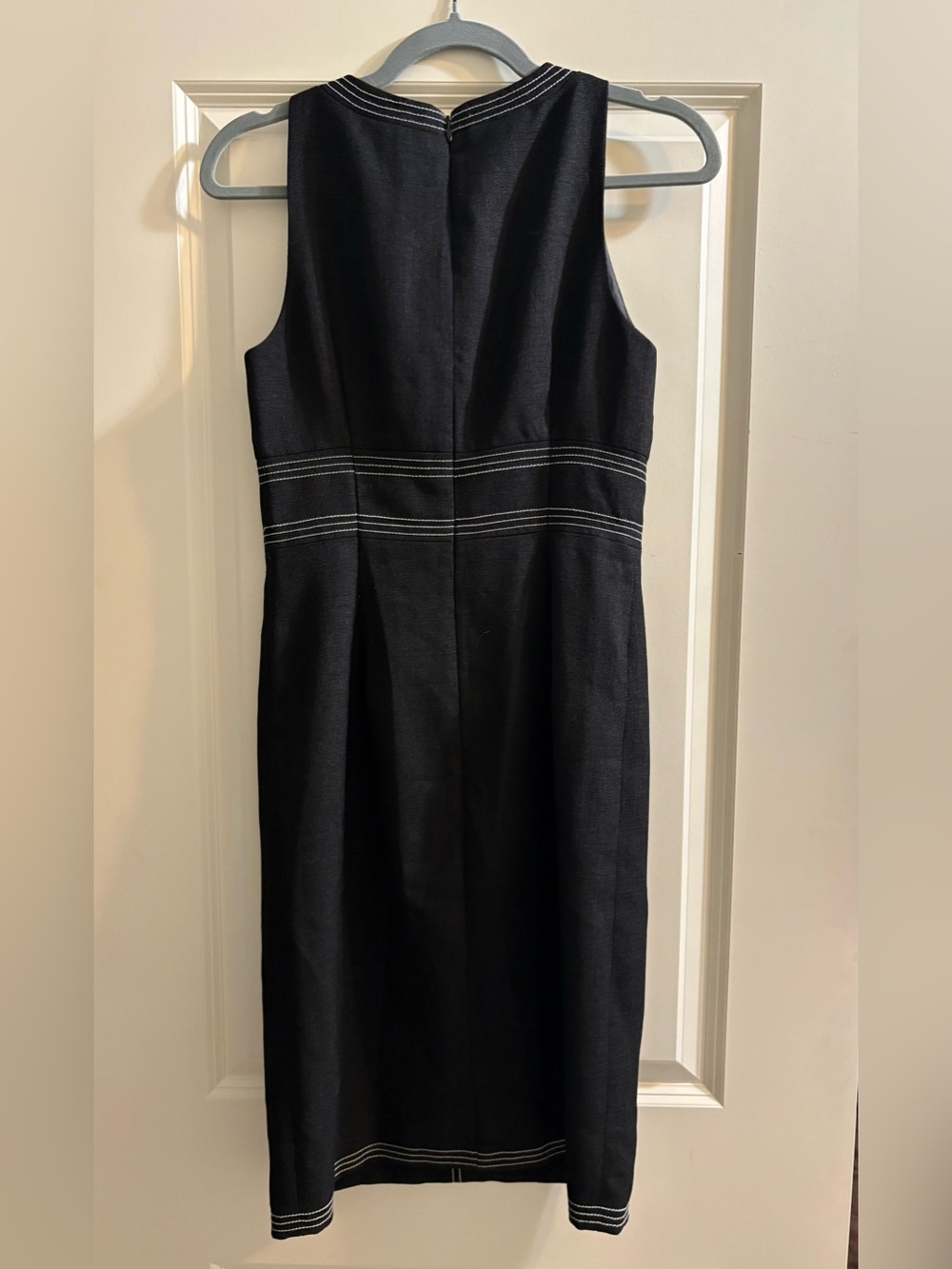 David Meister Black Midi Sheath Dress with Contrast Stitching size 6
Classic - Picture 5 of 8